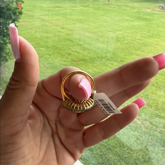 Opulent Opal and Green Gemstone Ring - Picture 7 of 11